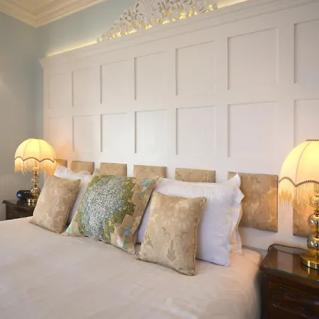 Haven Hall 5*
